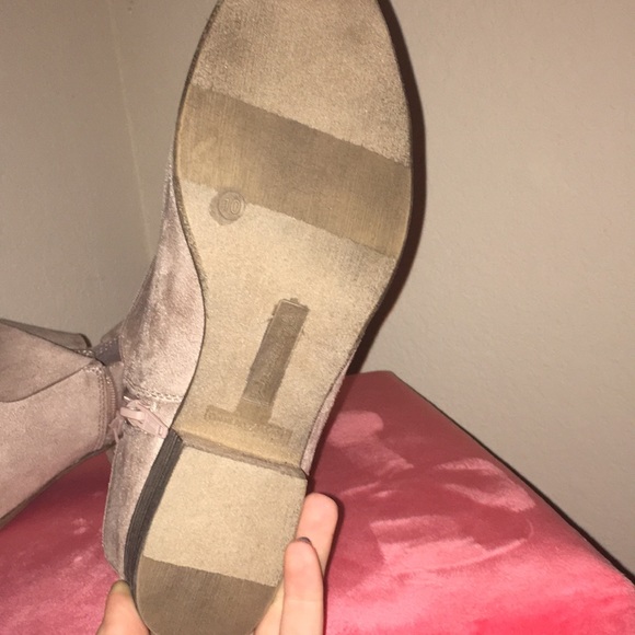 Cute boots never worn tag still on - Picture 5 of 6